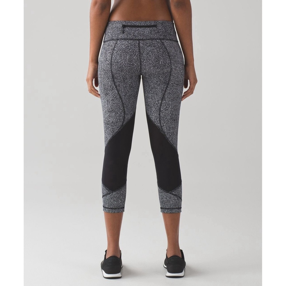 Lululemon Pace Rival Legging SZ 4 Crop 22" Alpine White Black Luxtreme Speckled